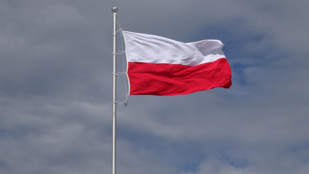 Полша обмисля да последва примера на Естония и Латвия и
