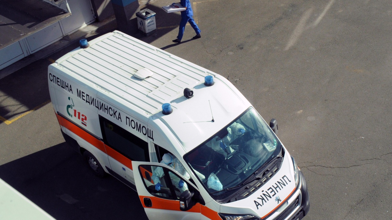 Говорителят на ЦСМП-София за Novini.bg: Пет линейки ще транспортират деца в стабилно състояние до "Калотина"