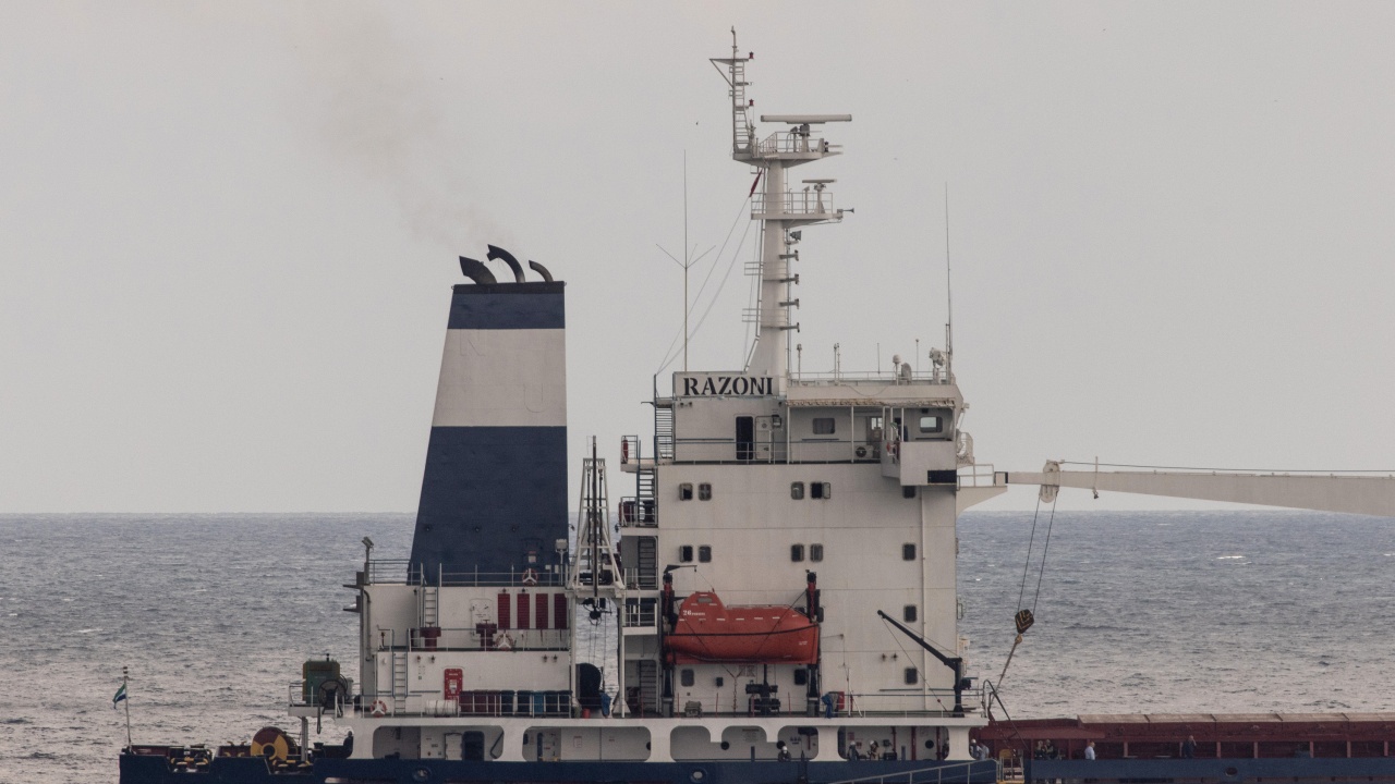 Първият товарен кораб, нает от ООН, за да транспортира украинско