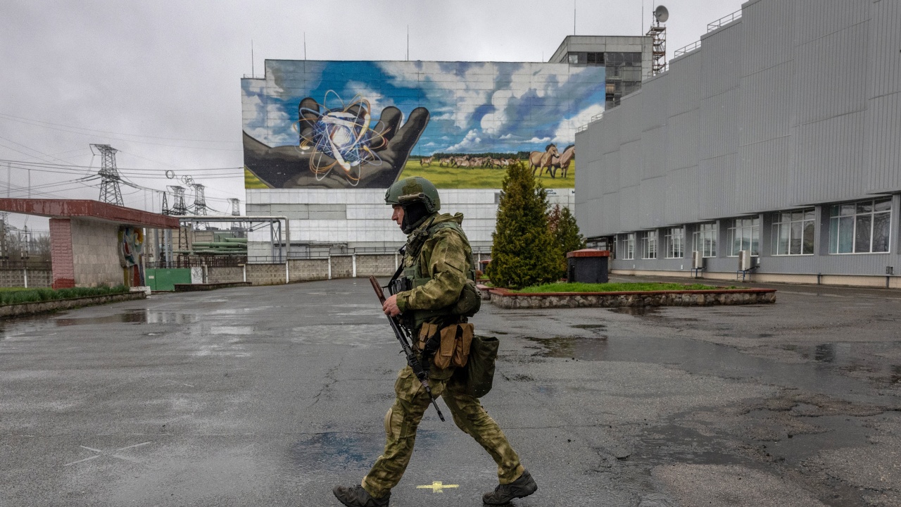 Руското министерство на отбраната: Може да затворим Запорожката АЕЦ, ако обстрелът срещу нея продължи