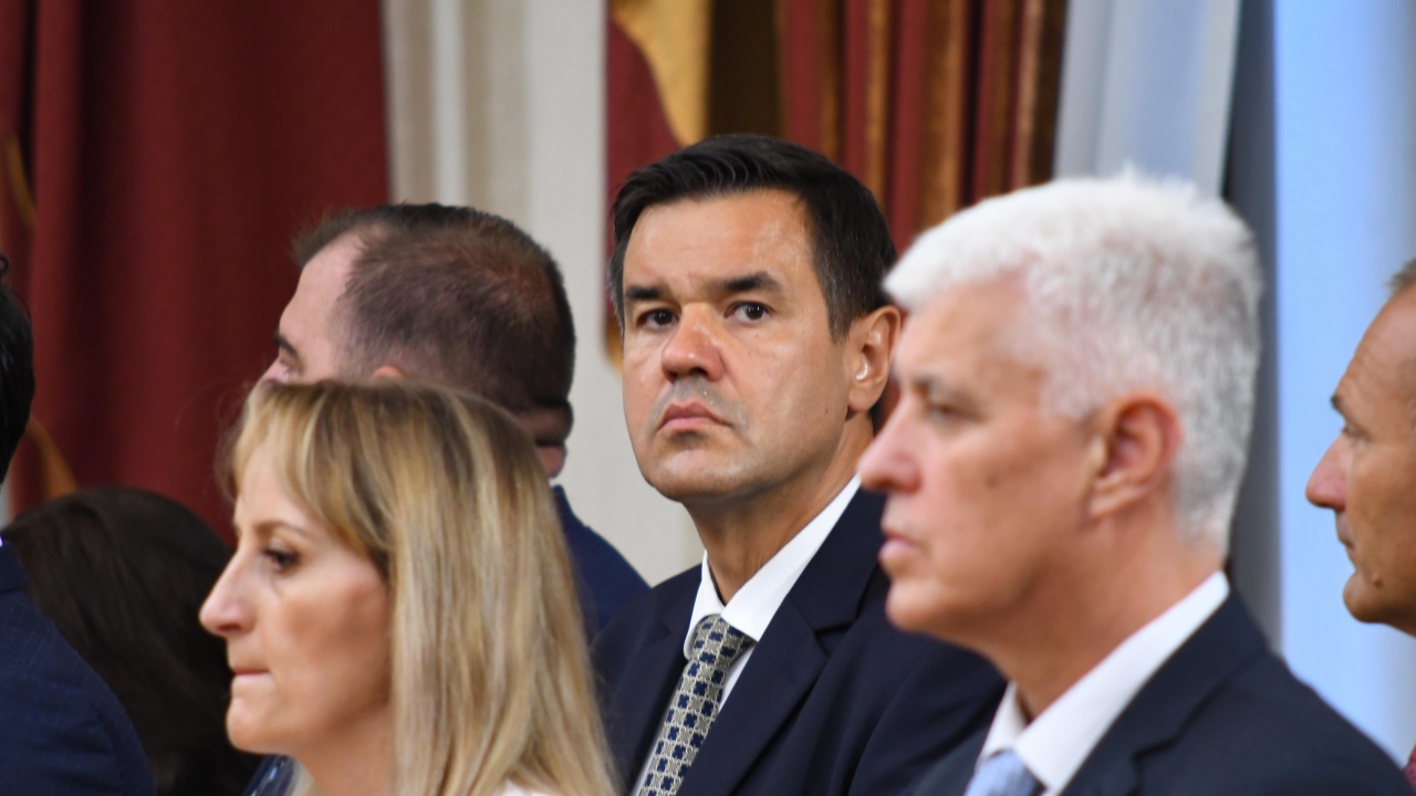 Министър Стоянов: Над 3 пъти са спаднали приходите на „ВМЗ“ през последните два месеца