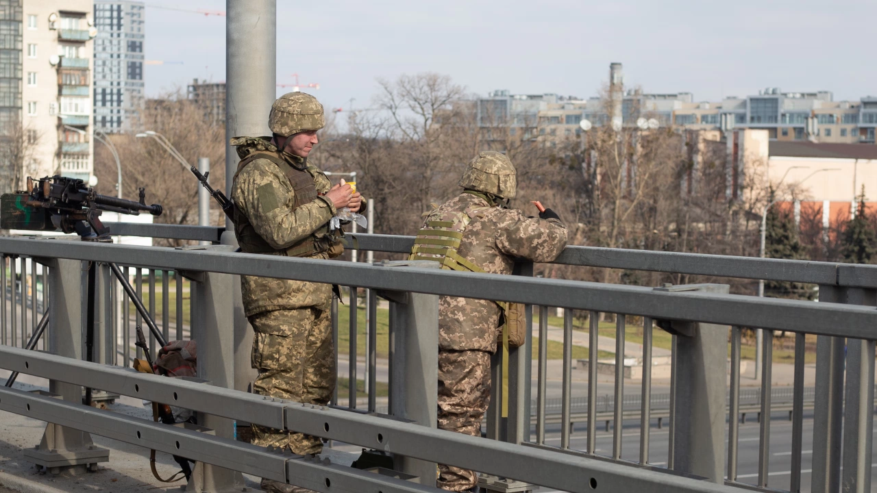 Украйна заплаши днес да демонтира Керченския мост за чието построяване