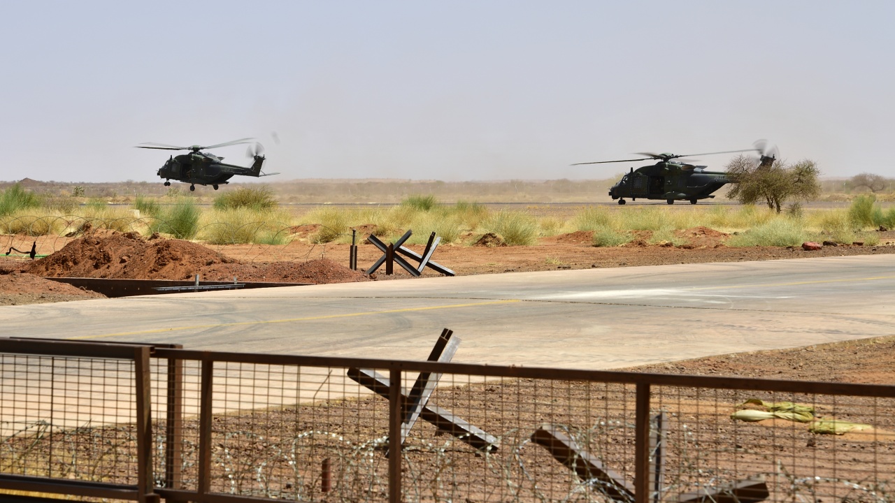 Русия е доставила хеликоптери и бойни самолета на Мали