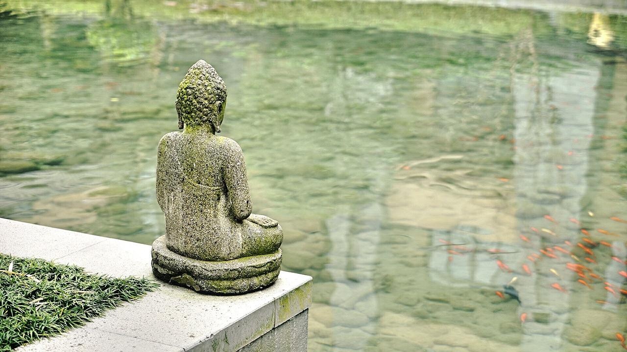 Древни будистки статуи се появиха от намаляващите води на р. Яндзъ