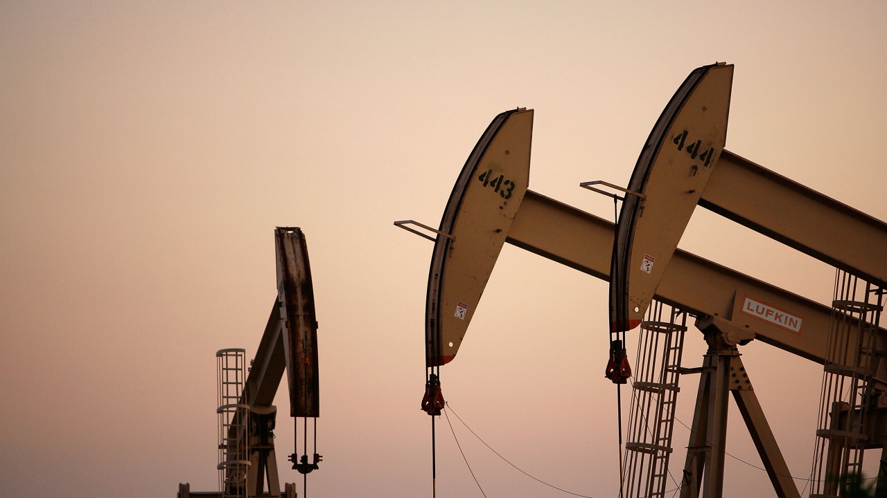 ОПЕК+ може да бъде принуден да намали петролния добив заради нестабилността на пазара и липсата на ликвидност