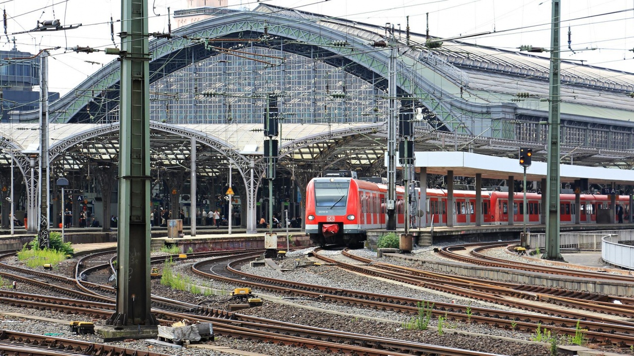 В Германия тръгват първите влакове на водород в света
