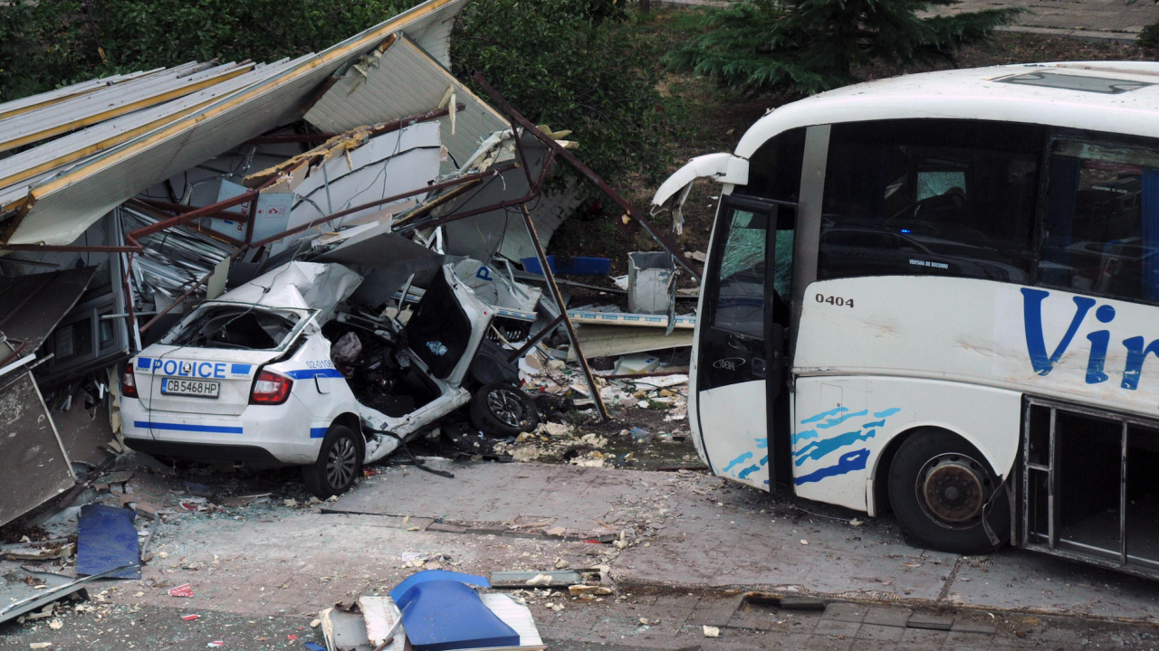МВР с последна информация за катастрофата със загинали полицаи