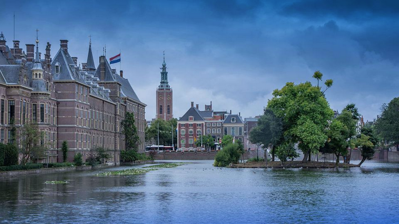 Нидерландският град Хага каза днес, че ще поиска временно изключение