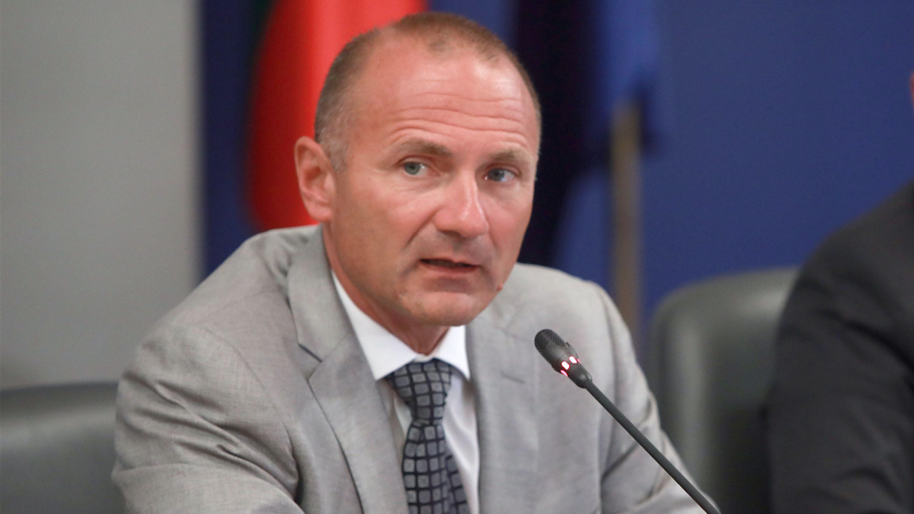 Служебният енергиен министър отговори на Кирил Петков