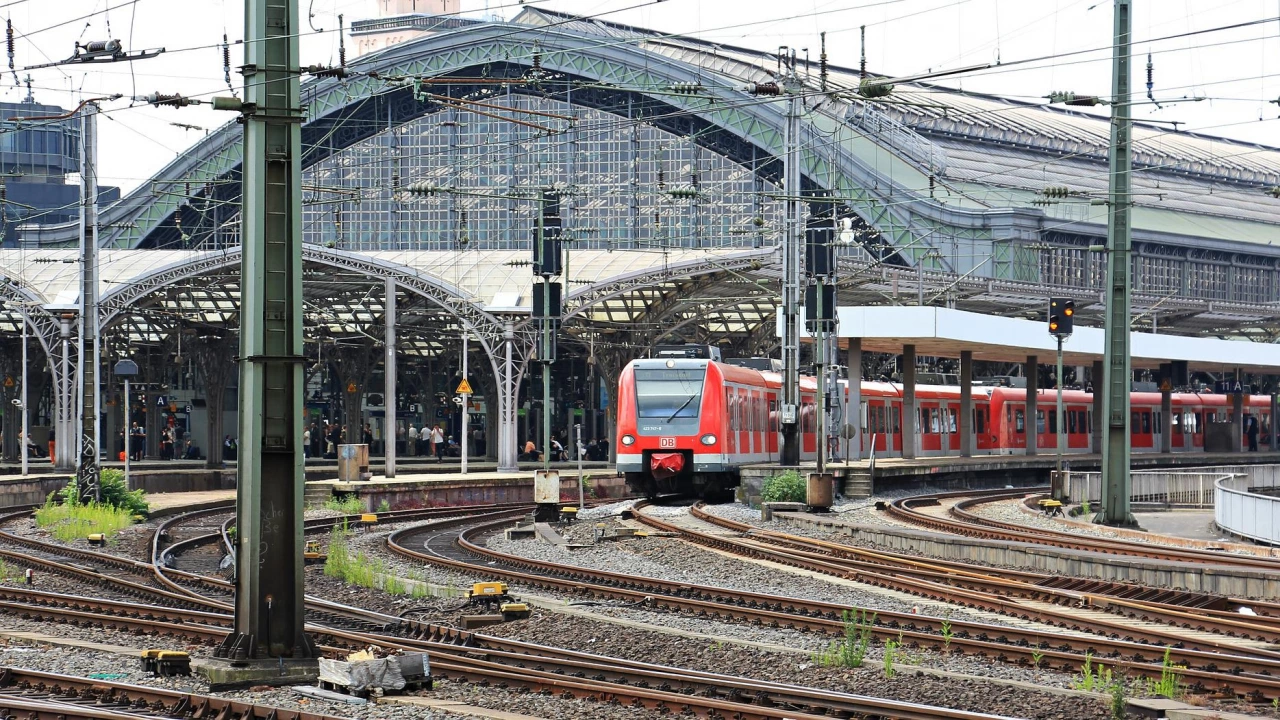 Германия открива днес железопътна линия която ще бъде изцяло обслужвана