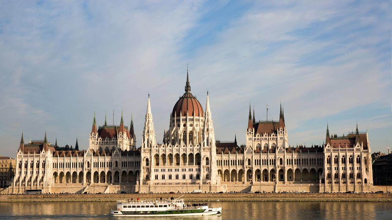 Увеличението на средните брутни доходи в Унгария се е ускорило