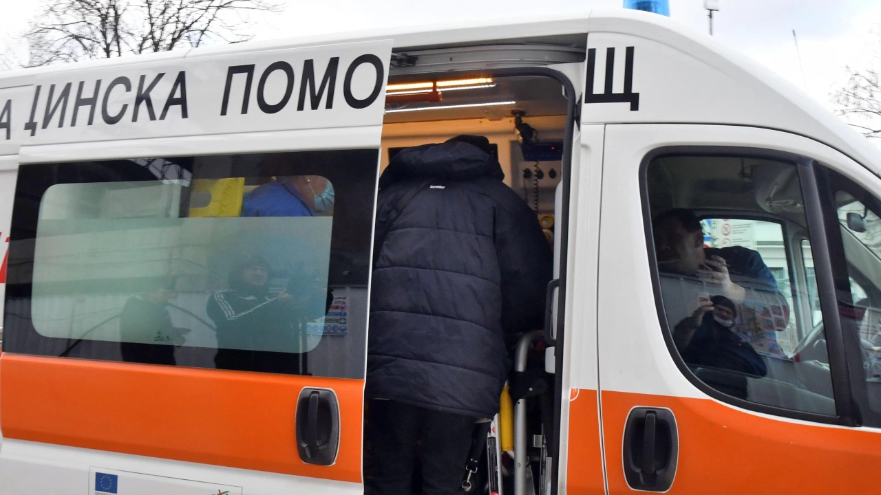 Екипът на Спешната помощ в гр Бобошево състоящ се от фелдшер