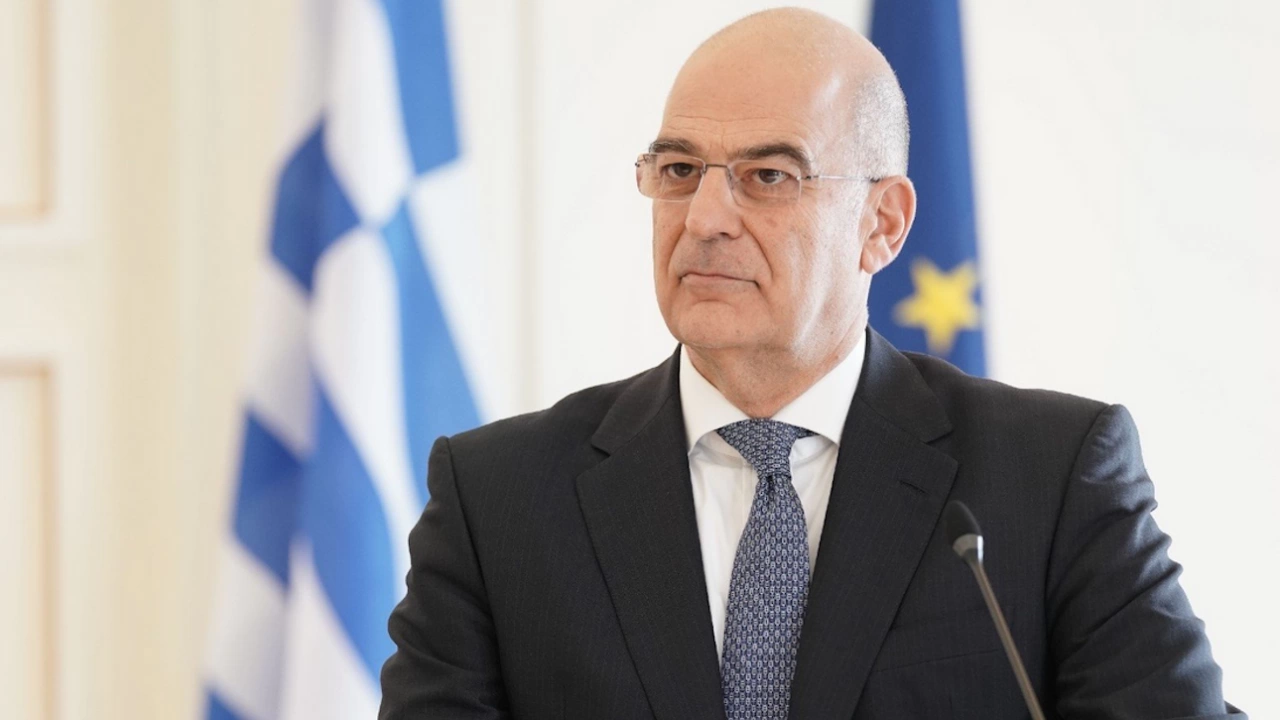 Гръцкият външен министър Никос Дендиас заяви днес в Загреб че