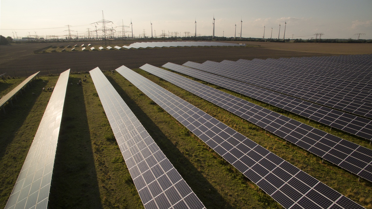 Най-големият US производител на слънчеви панели инвестира 1,2 млрд. долара в местни производства