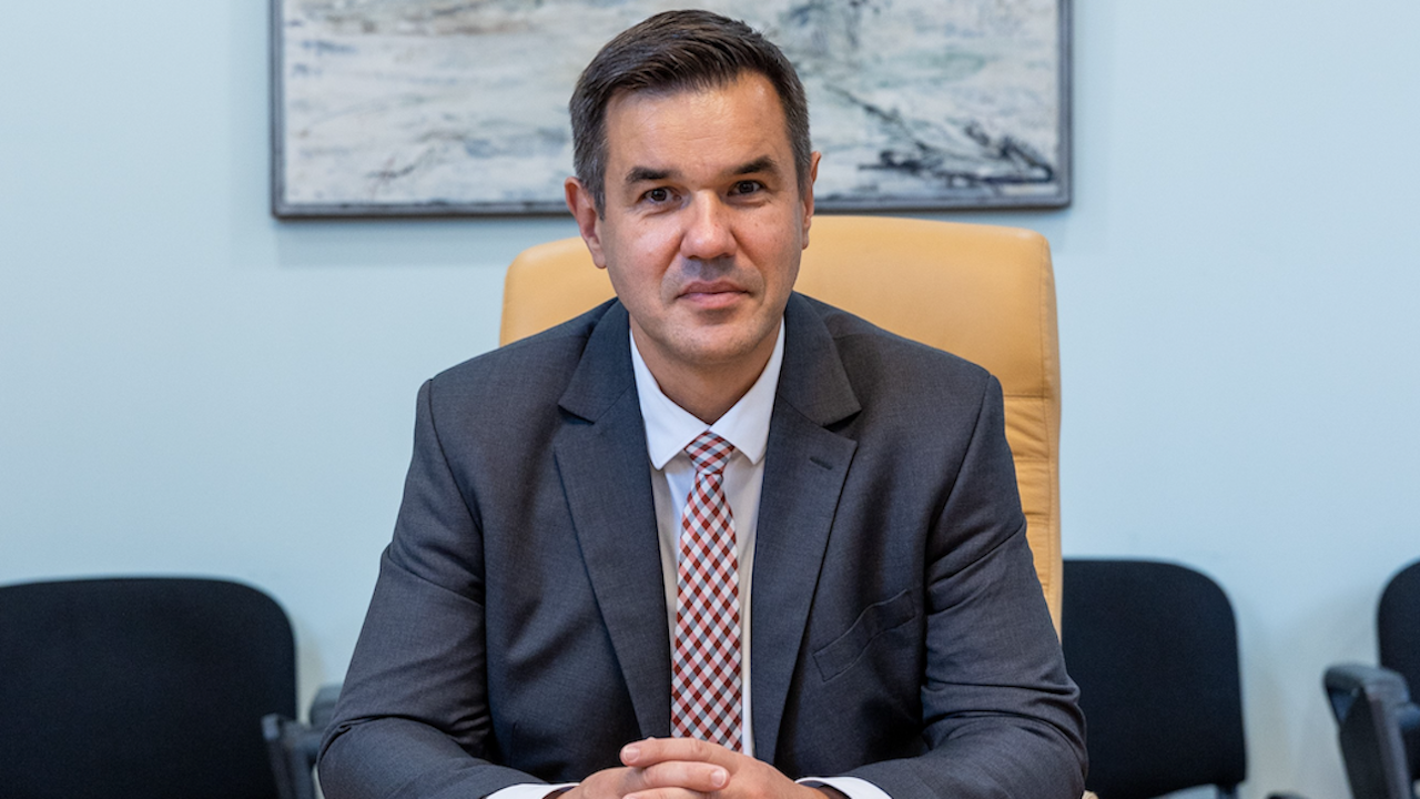 Министър Стоянов със скандални разкрития за оръжейния и отбранителен сектор