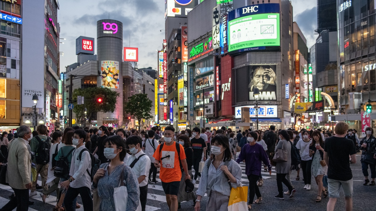 Япония ще вдигне дневния си таван на пристигащите в страната до 50 000 от 7 септември