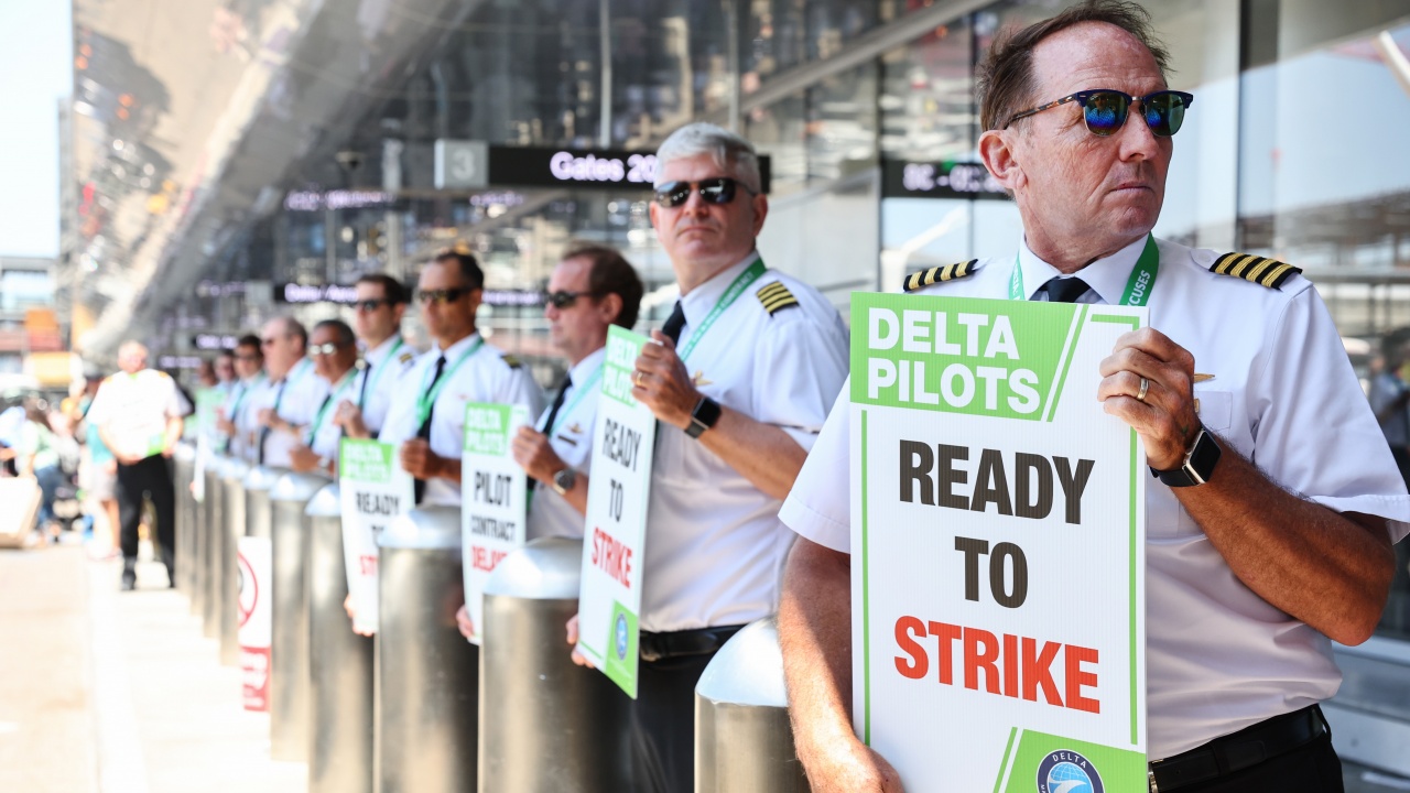 Пилотите от най-големите американски авиокомпании стачкуват с искане за по-добро