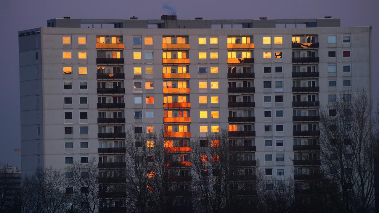 Пожар в жилищна сграда в София