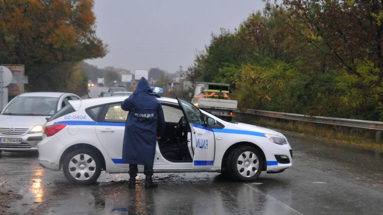 Общо 53-ма души са евакуирани от снощи насам в Добричка