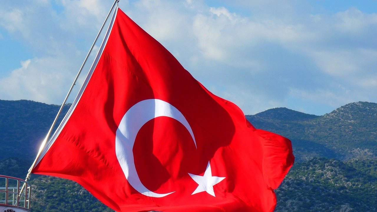 Турският министър на енергетиката и природните ресурси Фатих Дьонмез заяви