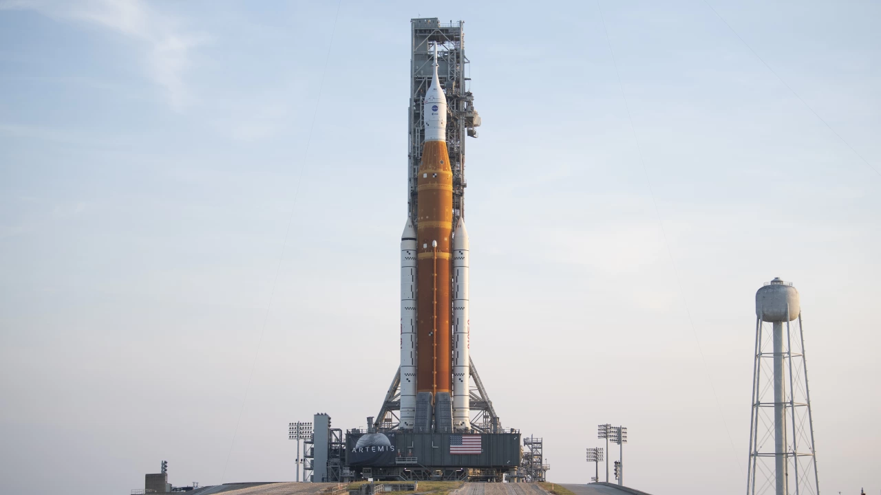 НАСА ще изстреля най мощната ракета създавана в историята на космическите
