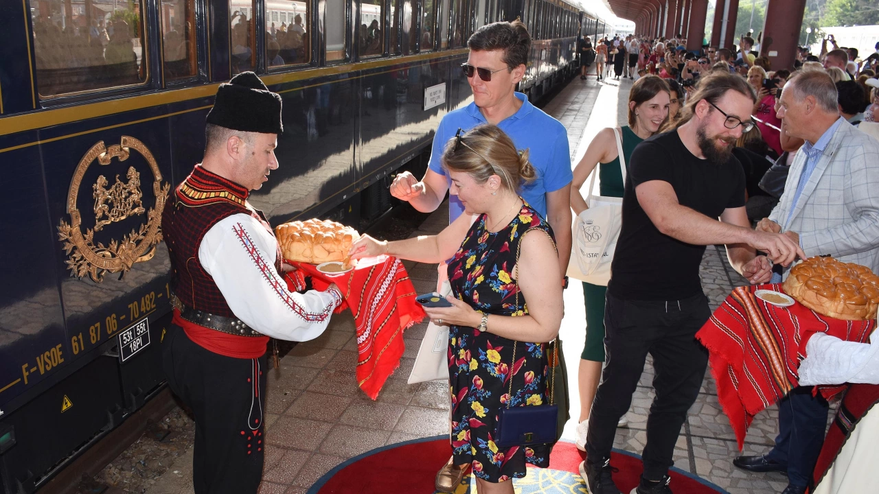 Влакът Ориент експрес отново пристигна във Варна след двегодишно отсъствие Легендарната