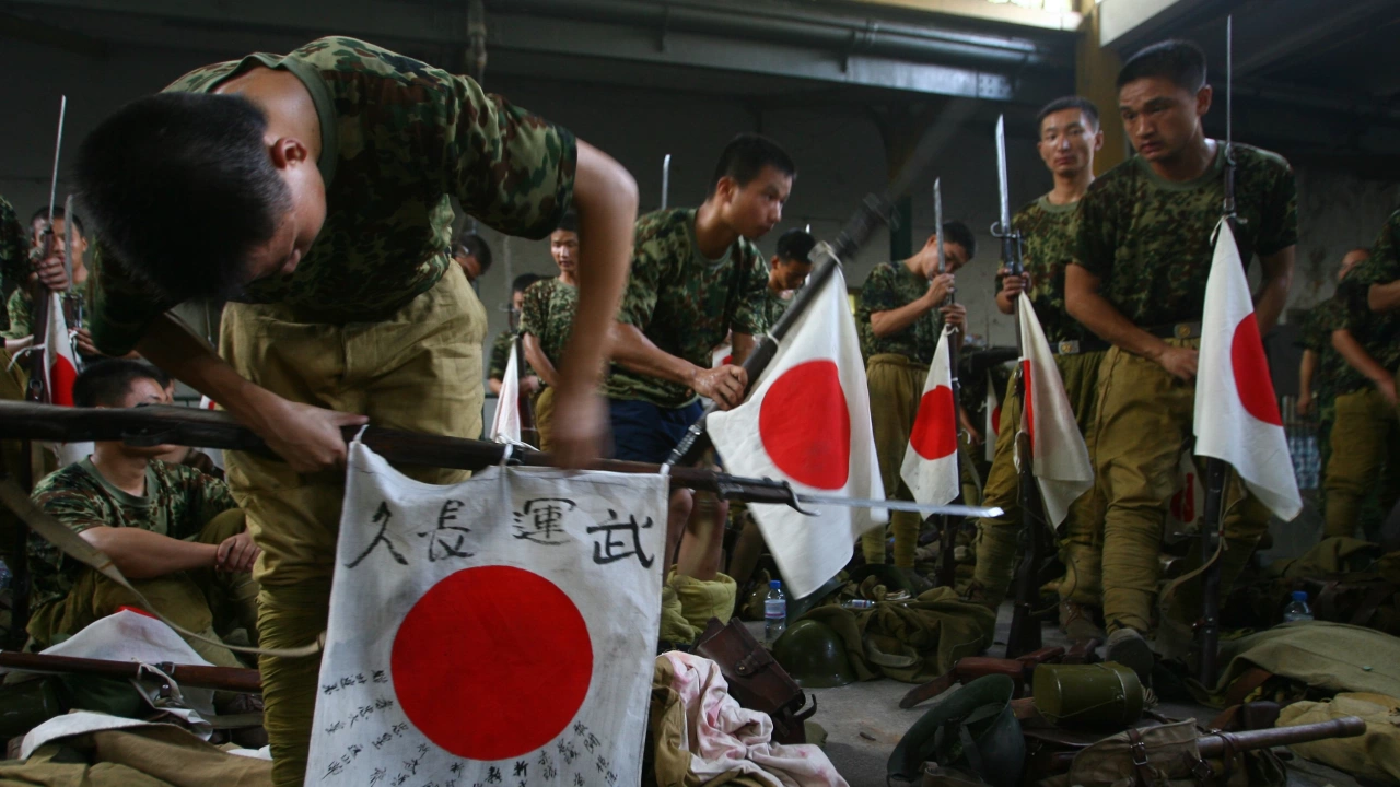 Бивша японска военнослужеща внесе днес в министерството на отбраната петиция