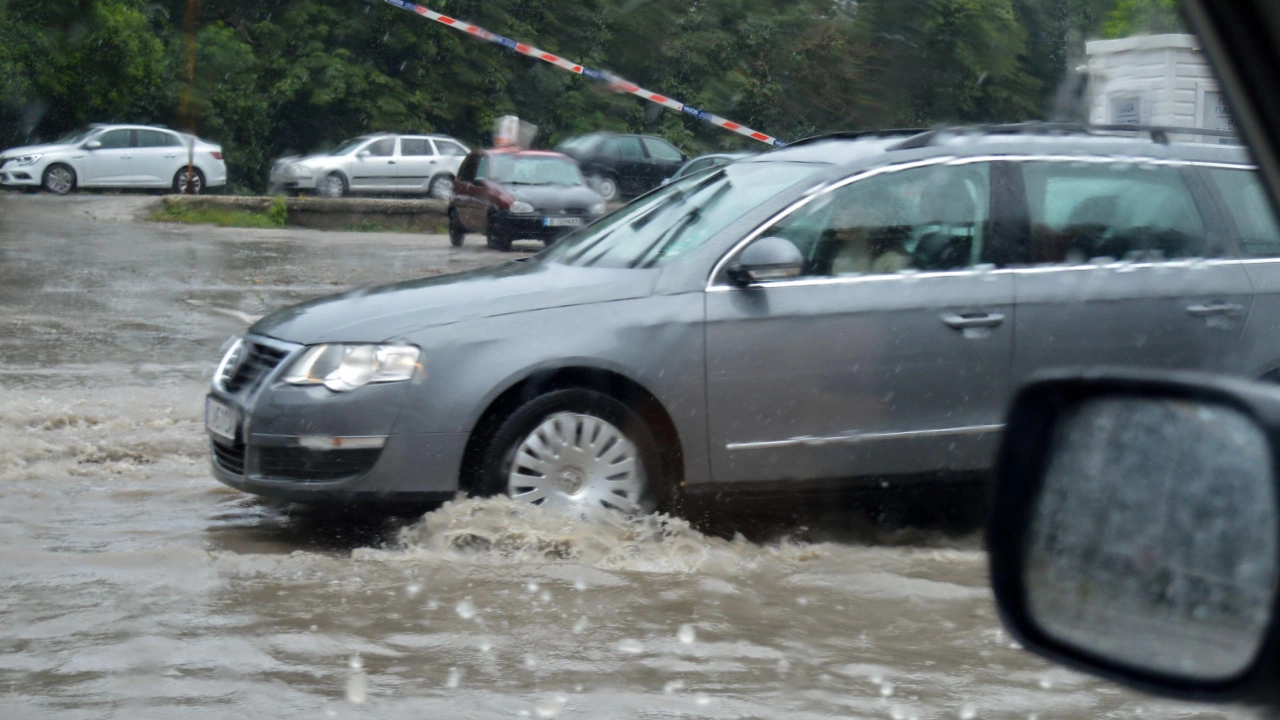Пороен дъжд вали в района на Пазарджик предаде репортер на