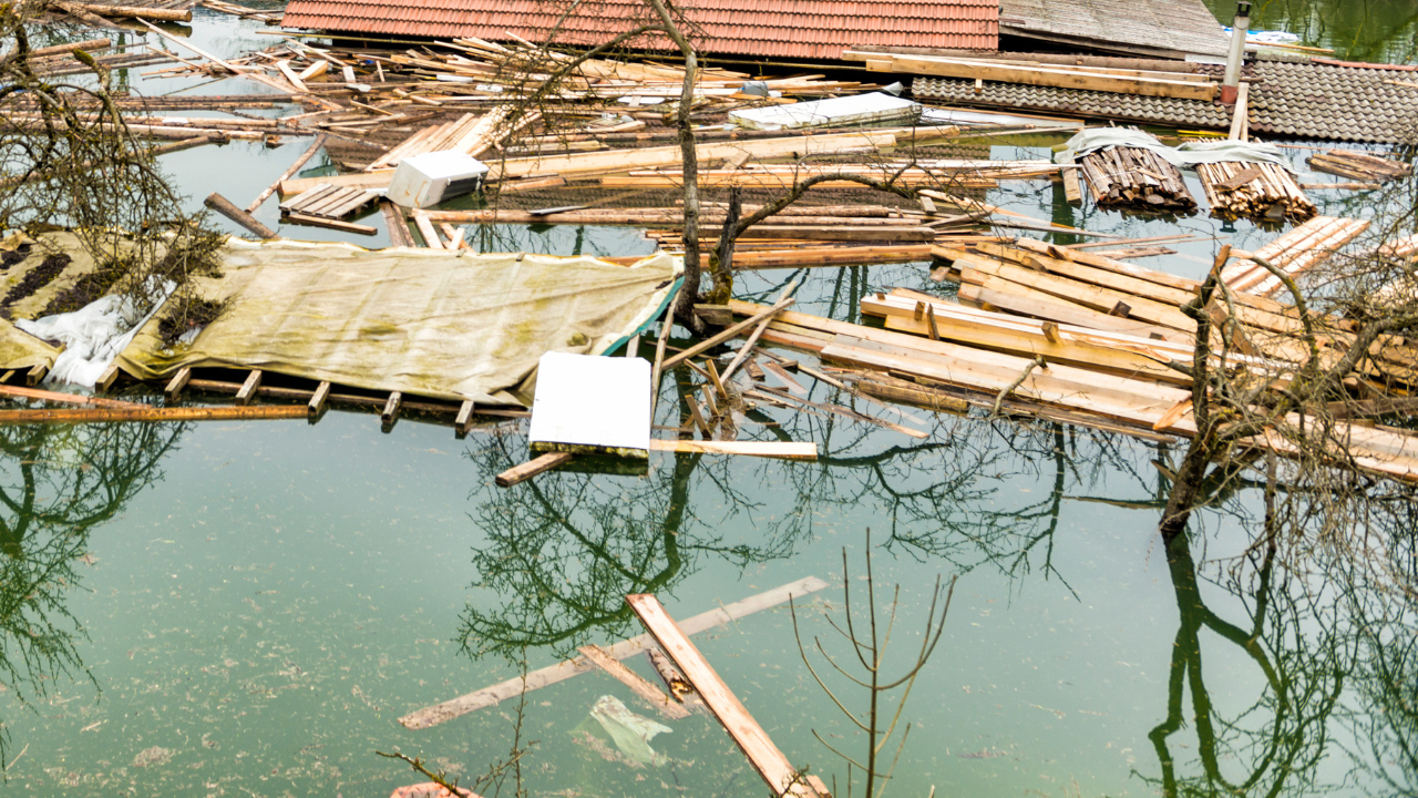 Семейства останаха без дом и работа заради потопа в село Каравелово.