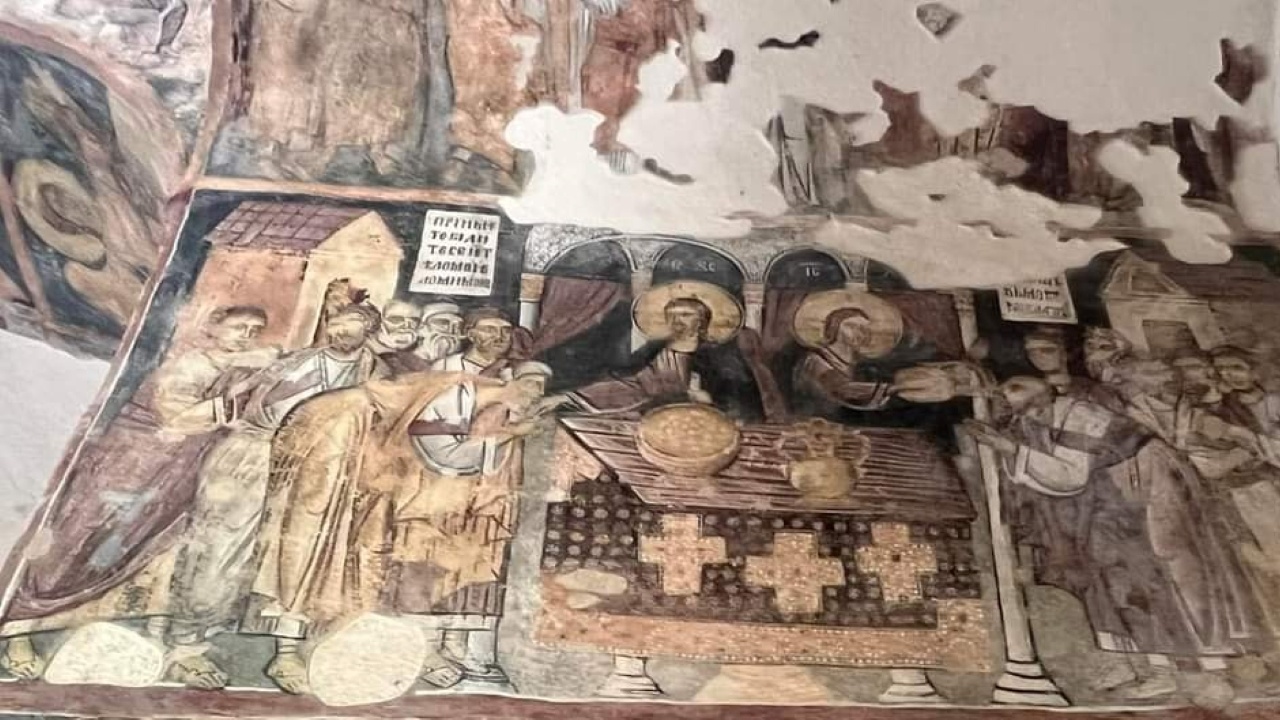 В Земенския манастир показаха уникална фреска с изковаването на гвоздеите за Разпятието