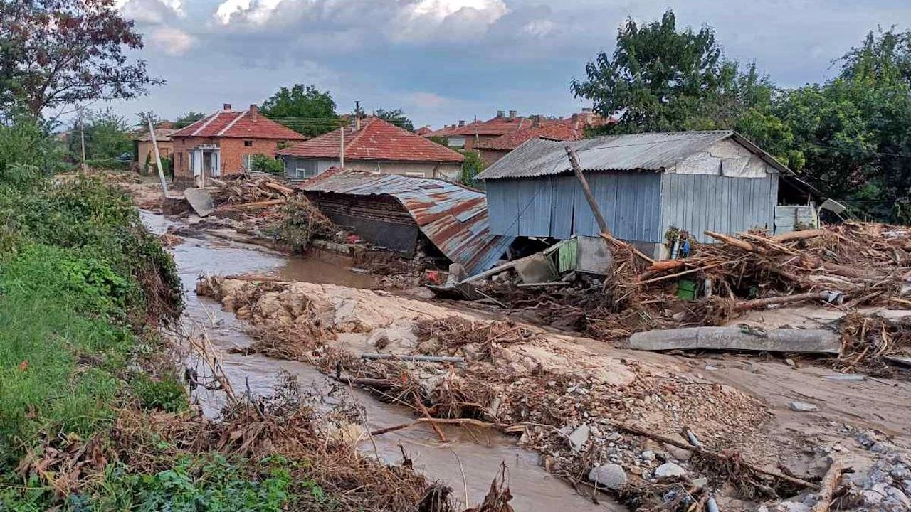 Община Карлово организира DMS-сметка за наводнените села