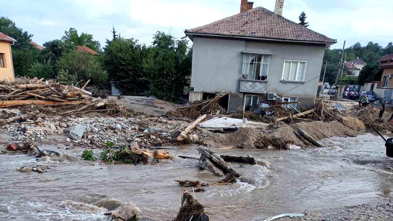 Село Чепинци започна дарителска акция за пострадалите от наводнението в Карловско