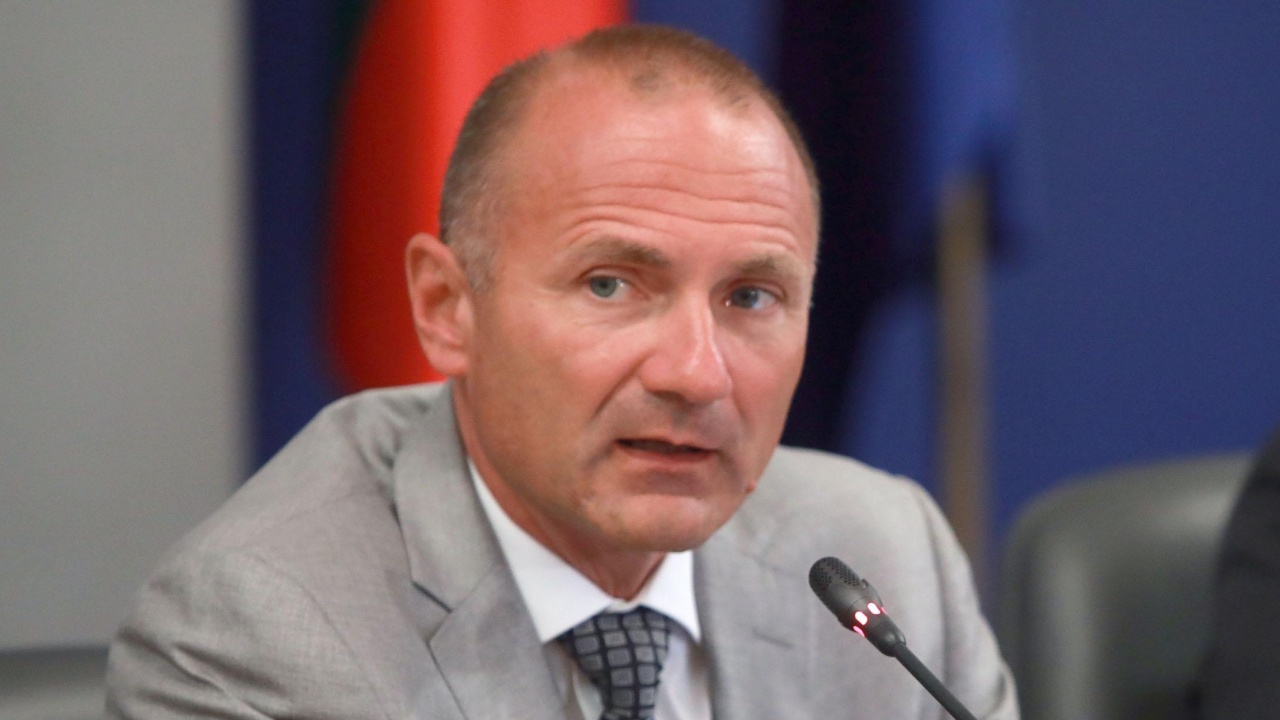 “Демократична България” иска оставката на енергийния министър