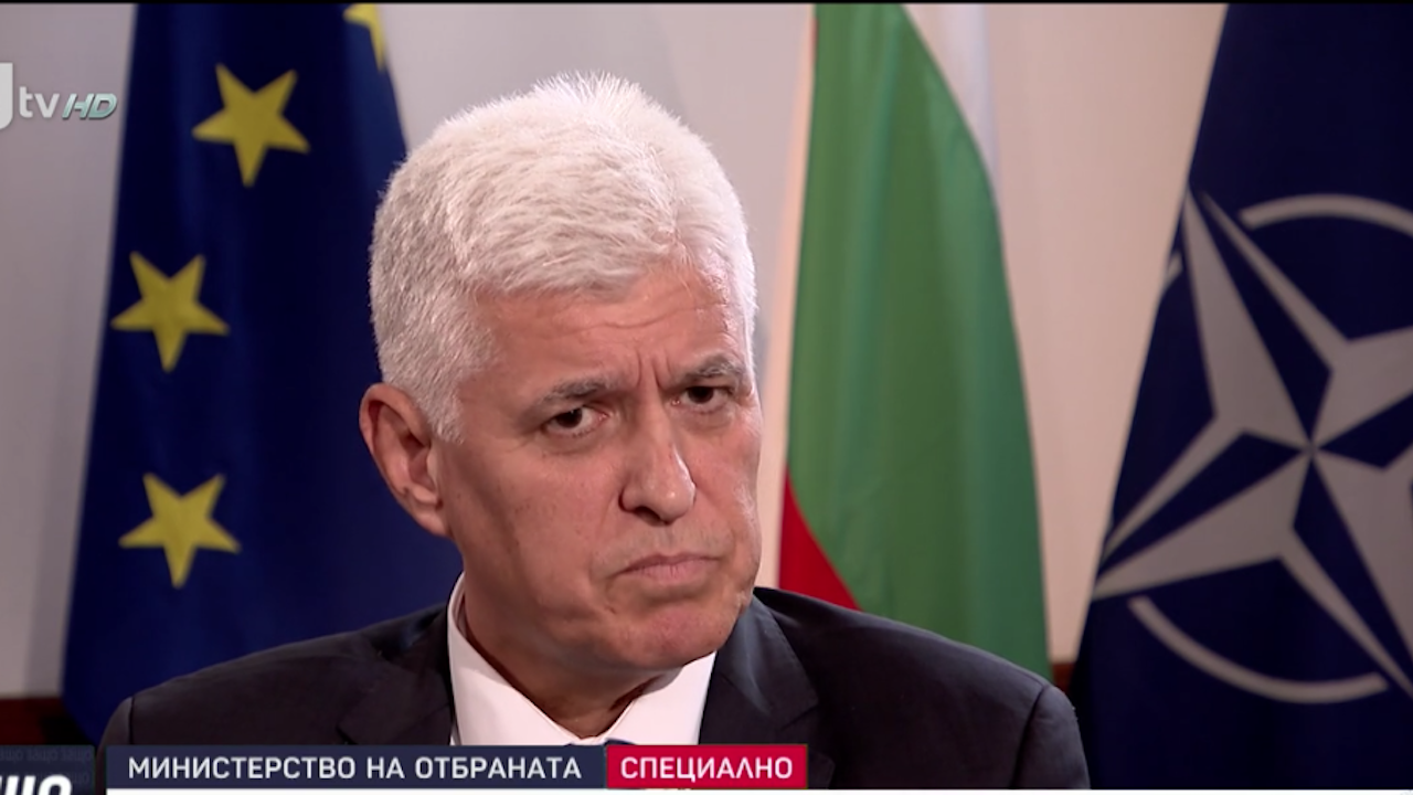 Димитър Стоянов: Надявам се да не съм аз министърът, който ще обяви приземяването на бойната авиация