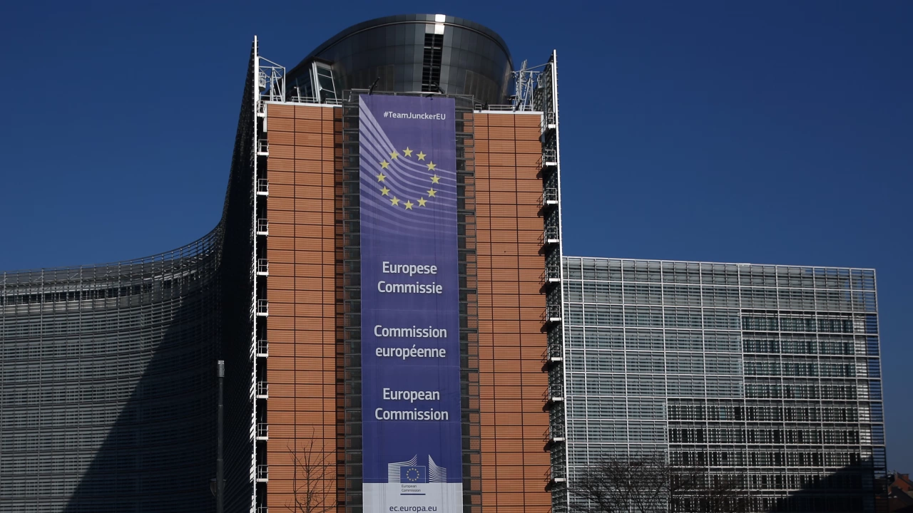 Европейската комисия  предлага  да бъде напълно спряно прилагането на споразумението