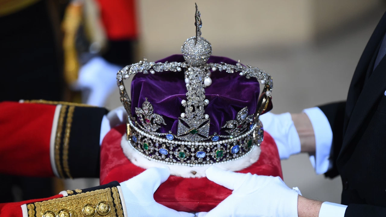 В Обединеното кралство кралят или кралицата изпълняват ролята държавен глава
