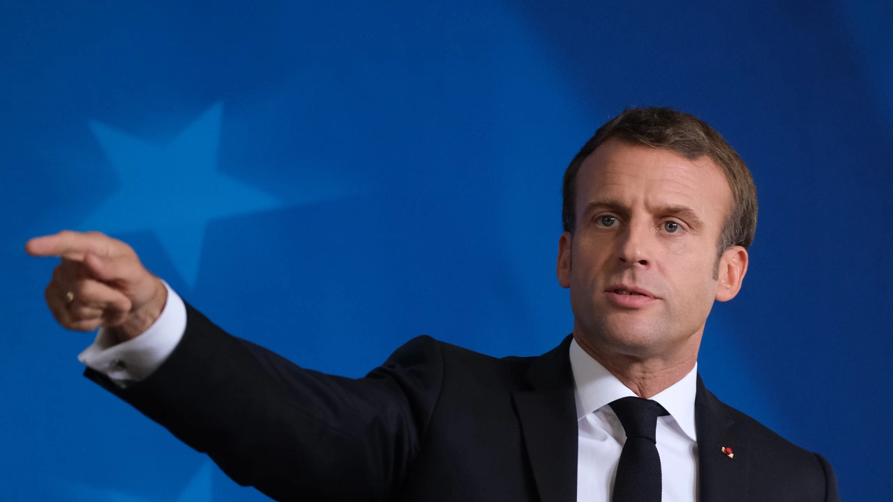 Френският президент проведе първия си телефонен разговор с новата британска