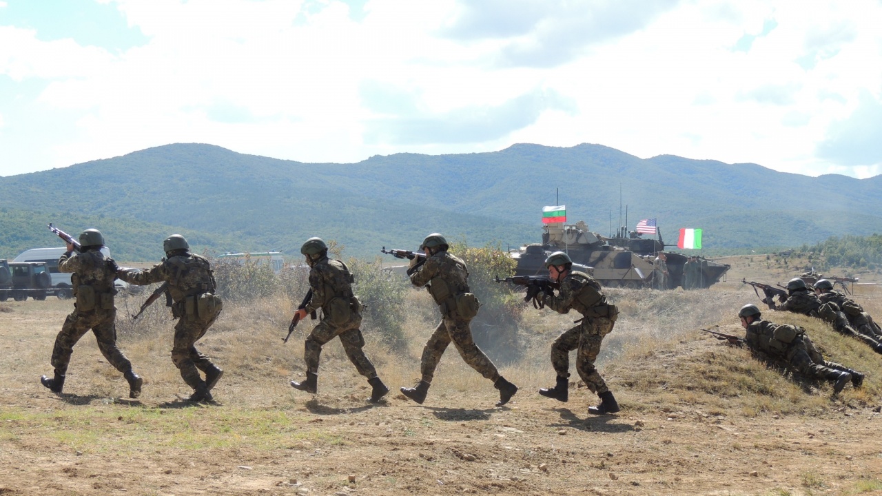 Българо-американската бойна група демонстрира способности в съвместни действия на учебен полигон „Ново село“