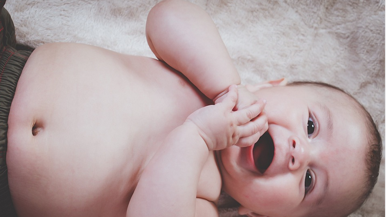 Учени разкриха как най-ефикасно се успокоява плачещо бебе