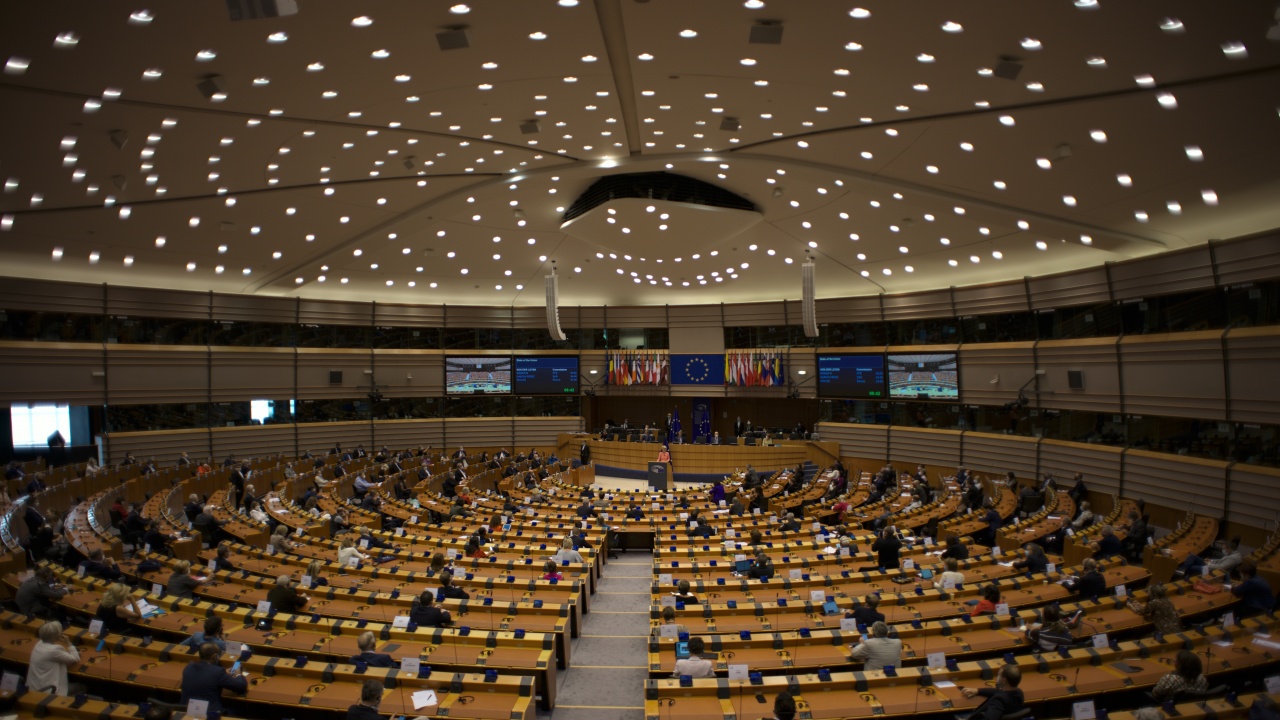 ЕК прие европейски акт за медийната свобода