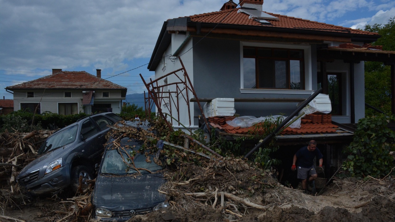 БЧК открива три пункта за хуманитарна помощ в наводнените карловски села