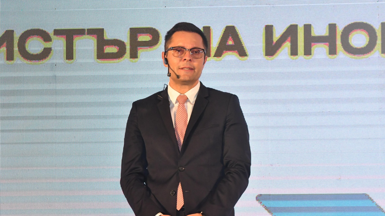 Министър Пулев от Стара Загора: Основният ни приоритет е да дадем глътка въздух на микро-, малките и средни предприятия