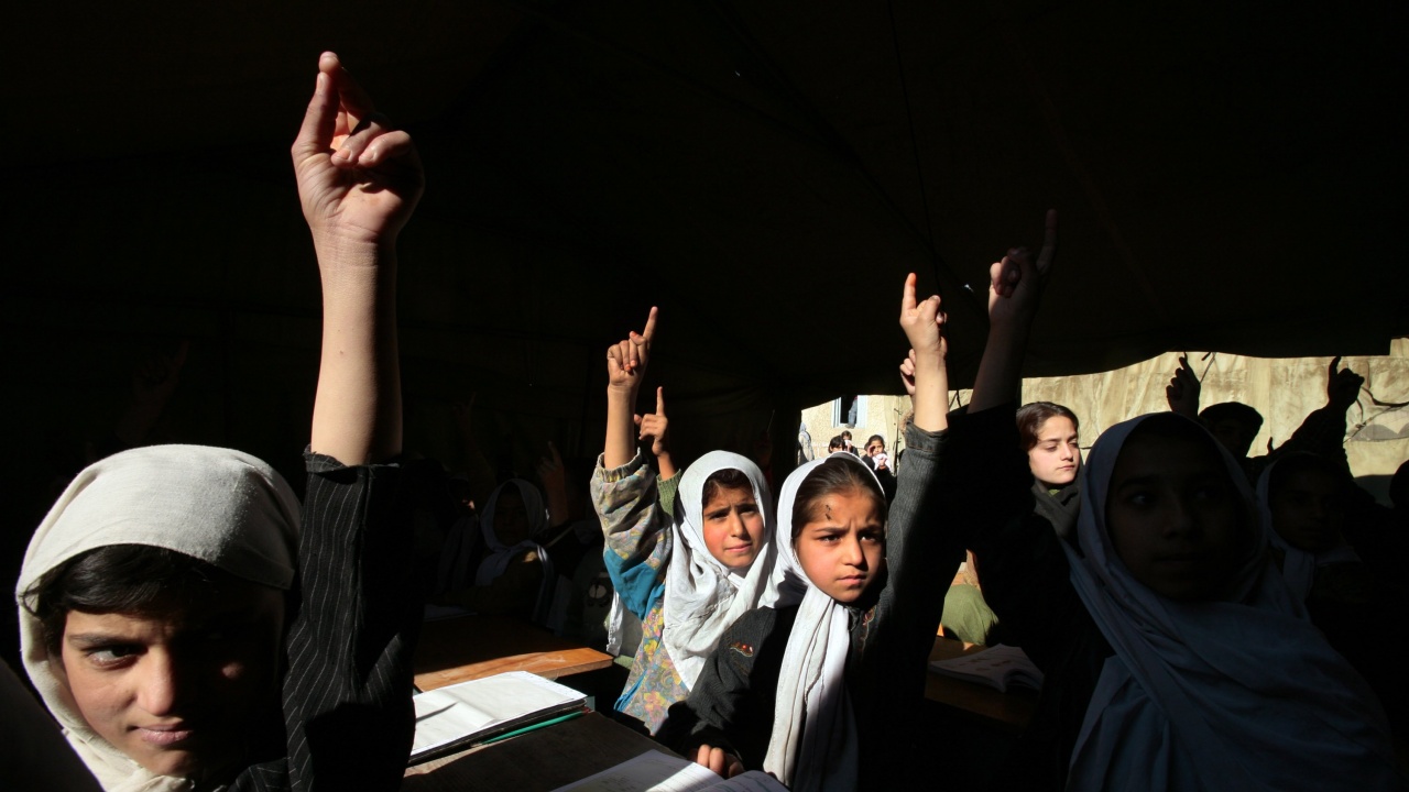 ООН призова талибаните в Афганистан да пуснат момичетата на училище