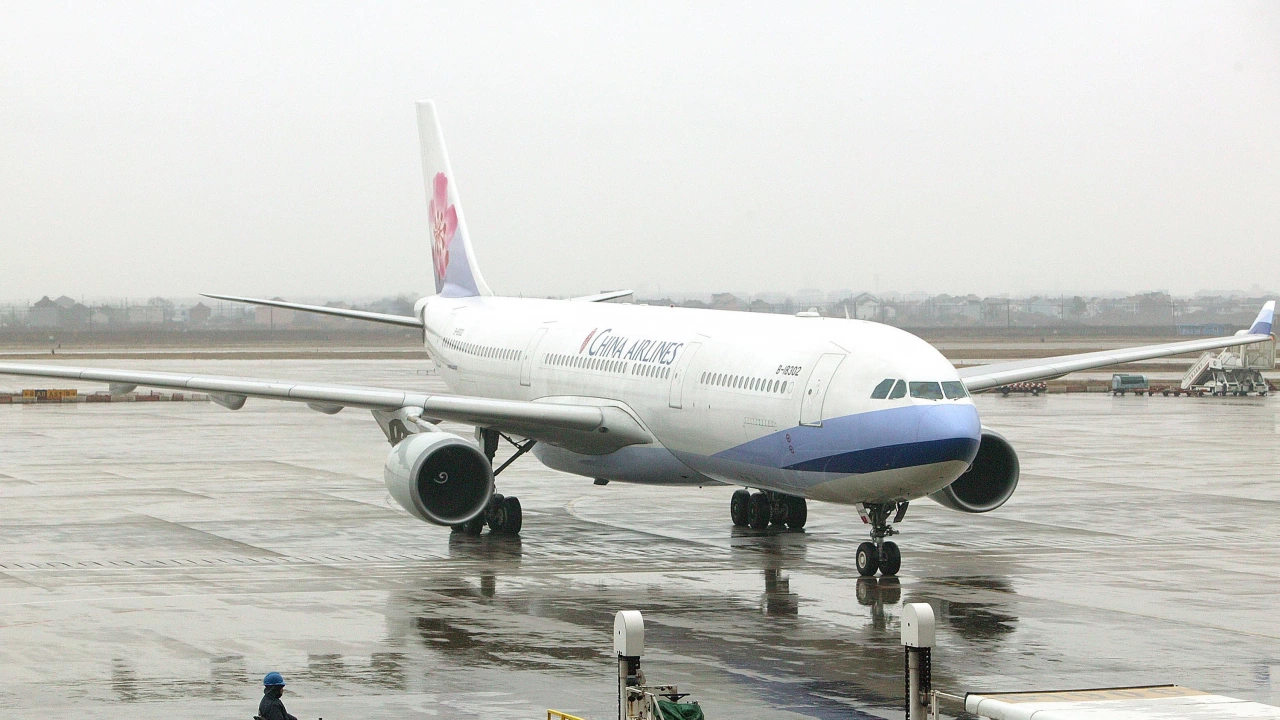 Всички полети от двете основни летища на китайския мегаполис Шанхай
