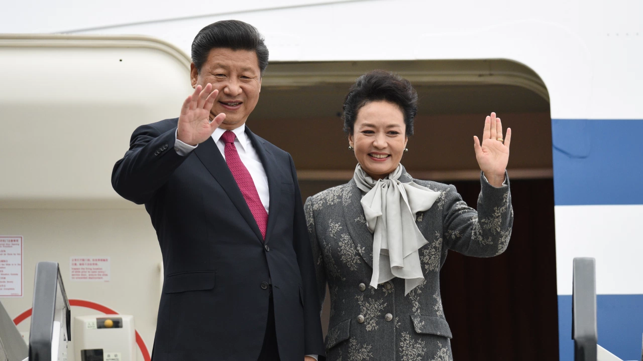 Китайският президент Си Цзинпин пристигна в Узбекистан където ще разговаря