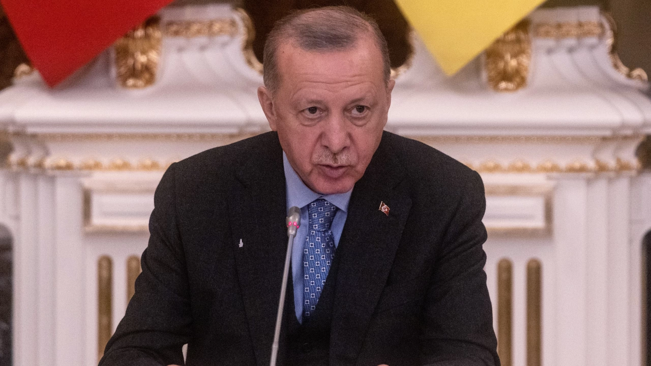 Турският президент Реджеп Тайип Ердоган пристигна днес в Узбекистан по