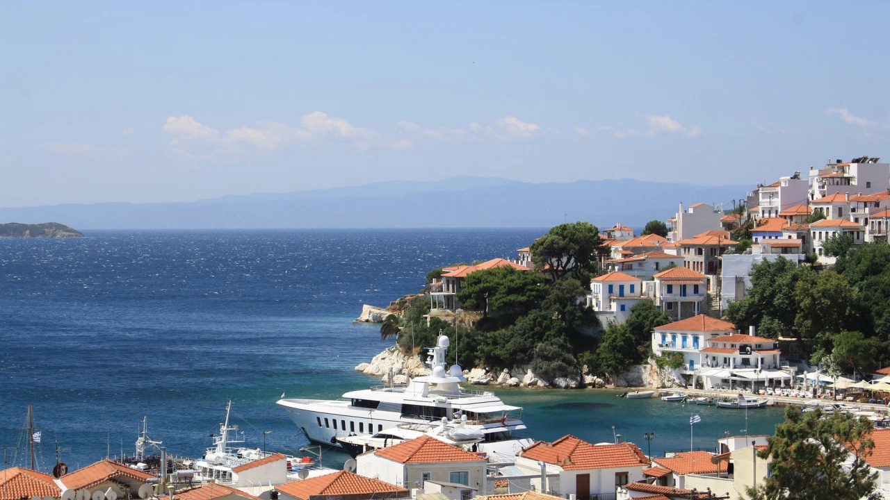 Масово се наемат жилища на гръцките острови в Егейско море