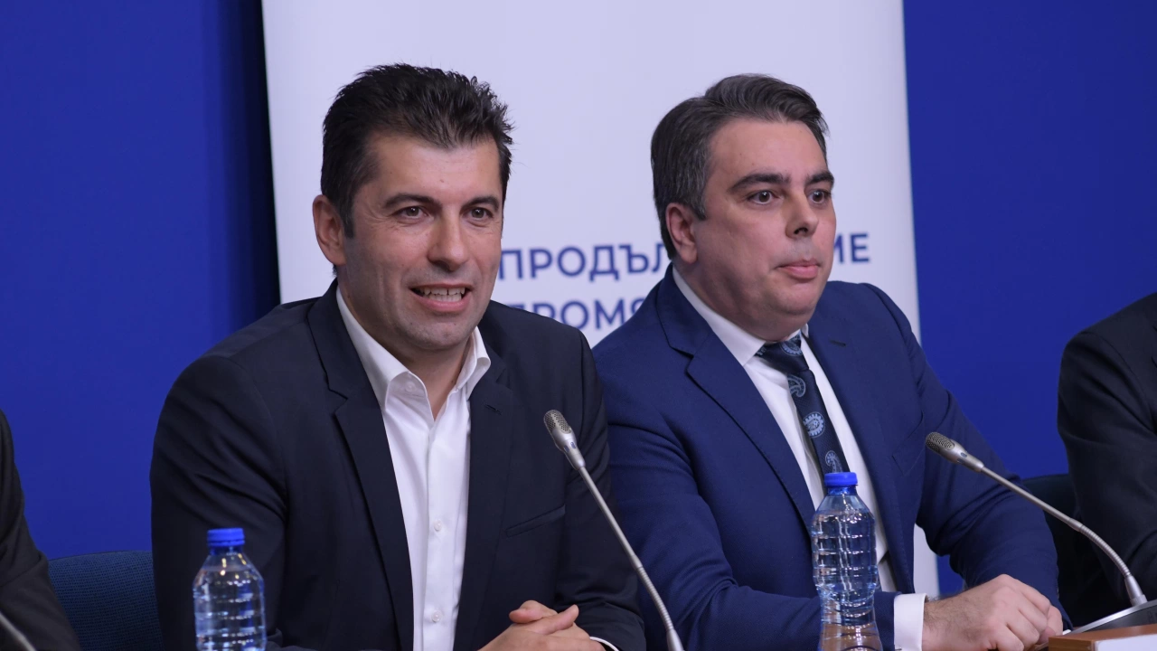 Съпредседателите на и Асен Василев се срещат с граждани