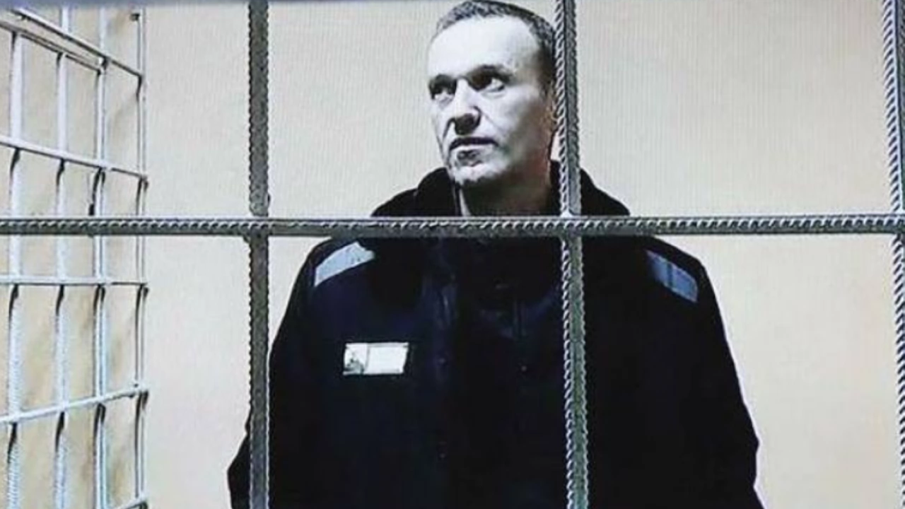 Вкараният в затвора руски опозиционен лидер бе пратен в карцера