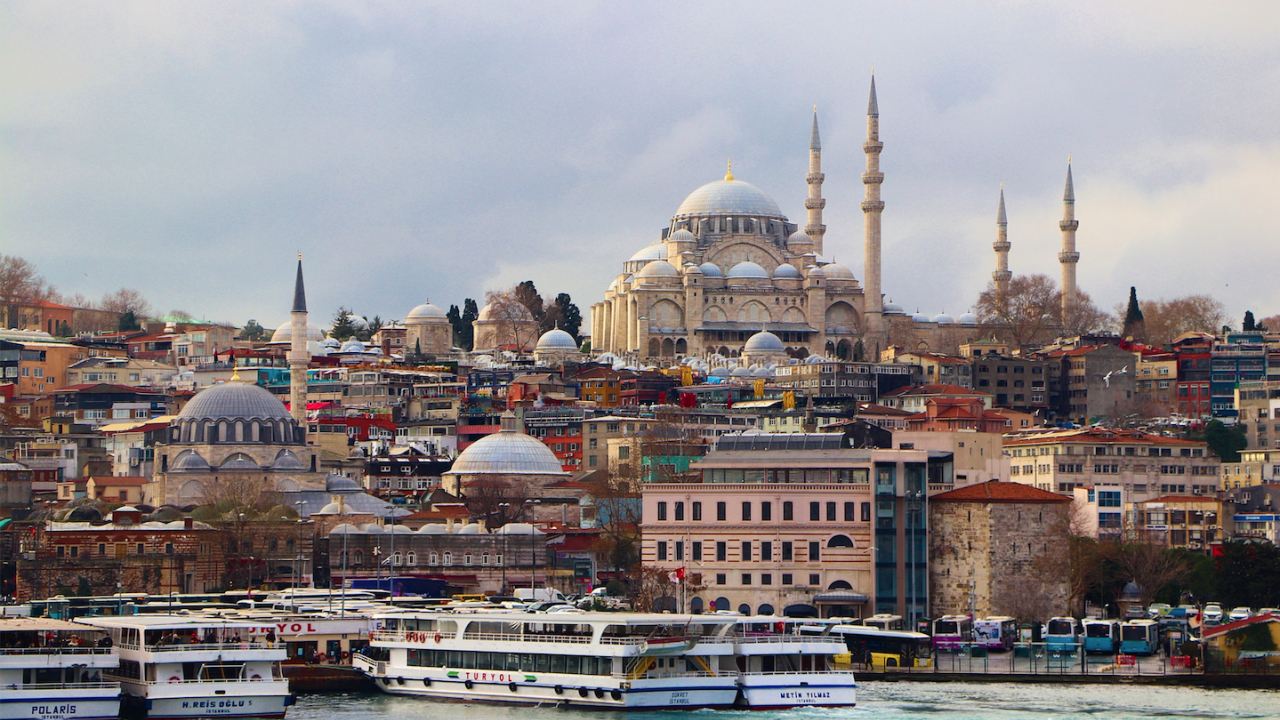 Над 10 милиона туристи са посетили Истанбул от началото на годината